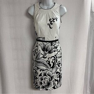 Sunhee ladies Elegant Black and White Floral Dress size 4P